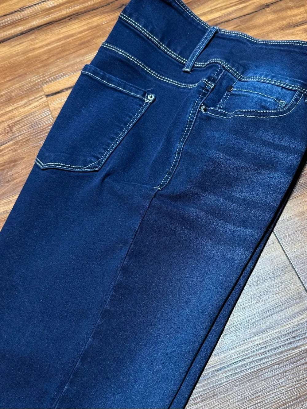 RS by Roselyn Sanchez Mid-Rise Dark Wash Denim Capri Stretch Jeans Size 14 / 32